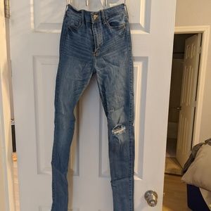 A&F Skinny Jeans - Size 4 Tall